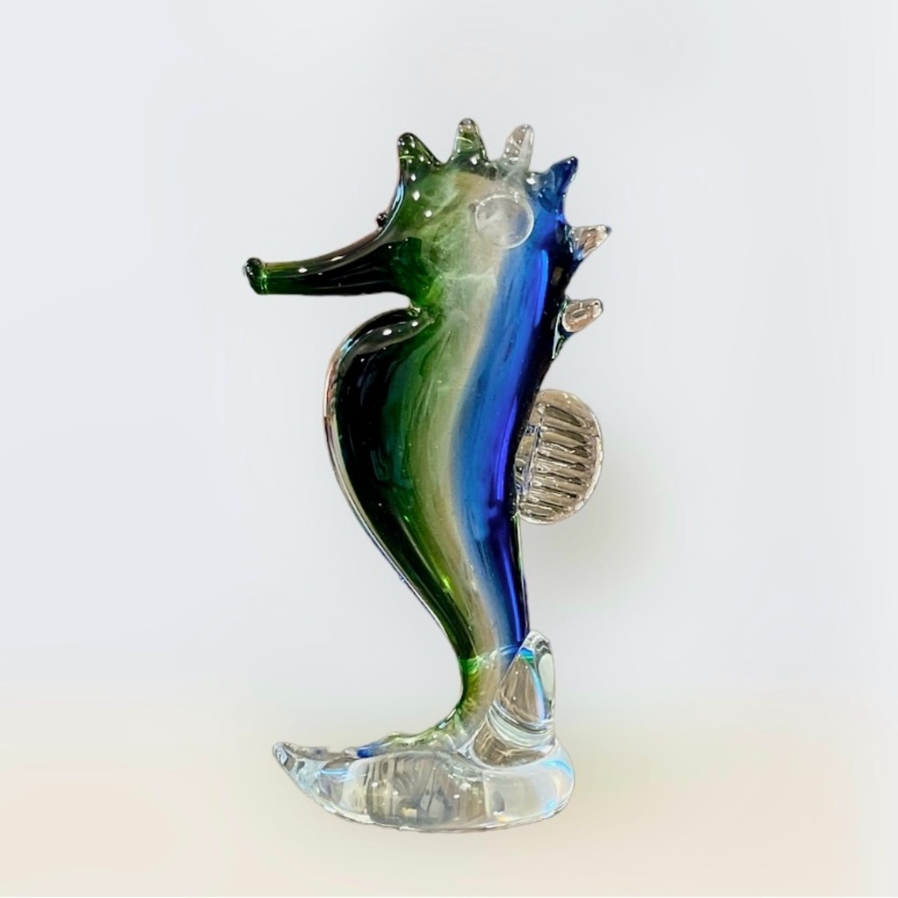 Unique Dynasty Gallery Blue Green Glow In the Dark Seahorse Paper Weight - Picture 6 of 7